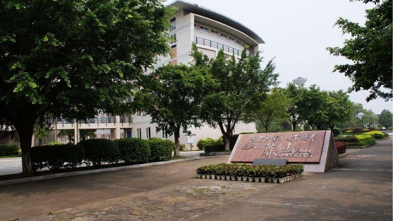 汽车电子结构设计：尺寸规范与关键要素解析