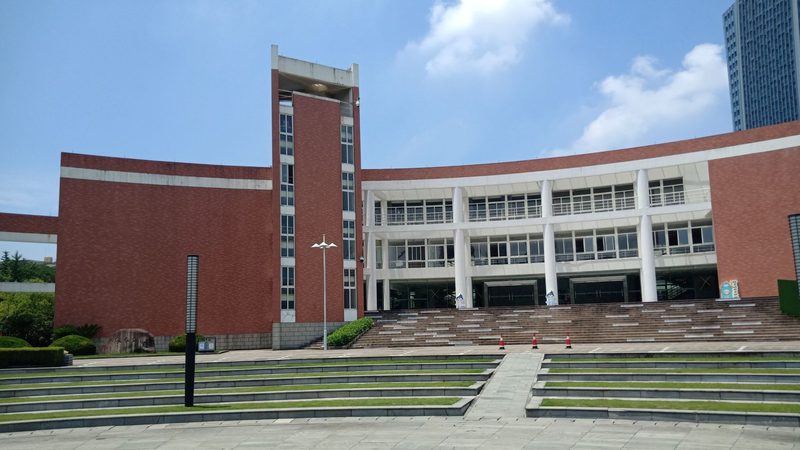 航空插头连接器：连接飞行中的未来**